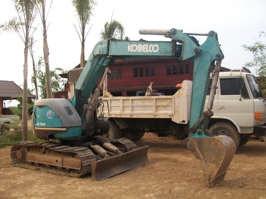 แบคโฮ   โกเบลโก  SK 75