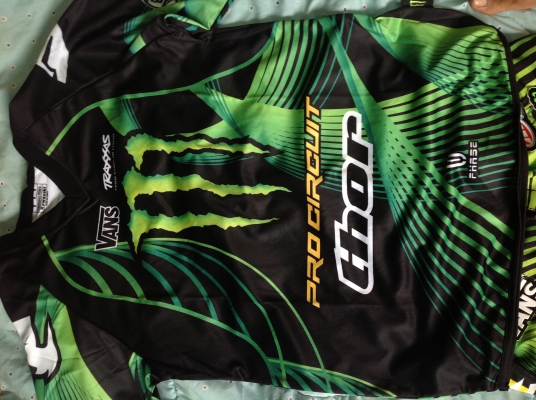 ขายชุดแข่ง thorกางเกง32 เสื้อm ราคา3900พร้อมส่ง โทร0824689200