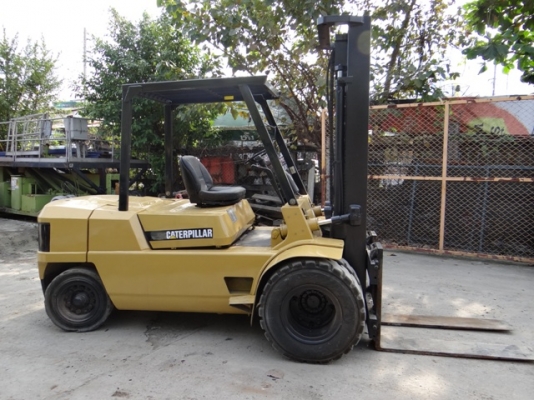 ขายรถยกขนาด 5 ตัน เครื่องดีเซล เกียร์ออโต้ ชั่วโมงใช้งานน้อย