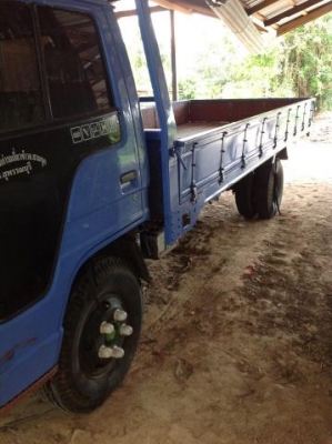 ขายด่วน NPR 115 เครื่อง 4bg1 ฝาดำ เกียร์สั้น ยางดี 6 เส้น ประกอบ เอกสารพร้อมครับ