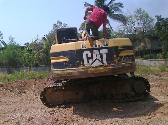 ขายด่วน..รถแบคโฮ CAT 320 V2 แรงขุดดี เดินแรง ทำงานไว ได้งานมาก เครื่องดี ประหยัดน้ำมันสุดคุ้ม รถสวย มีทะเบียนครบ.