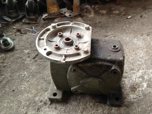 ขายชุดทดเกียร์ 60/1 สภาพดี พร้อมใช้งาน