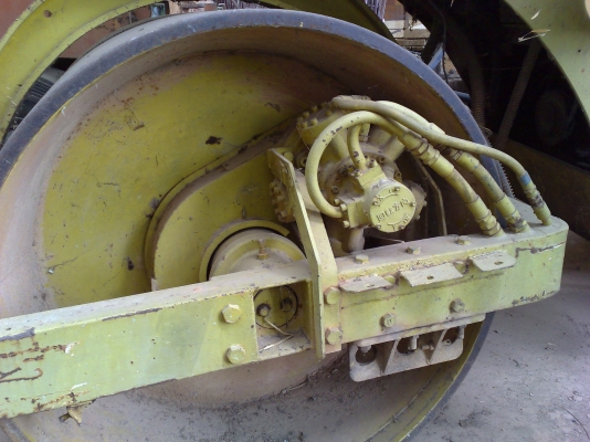 ขายรถบด 3 ล้อเหล็กSAKAI KD 15 สภาพพร้อมใช้