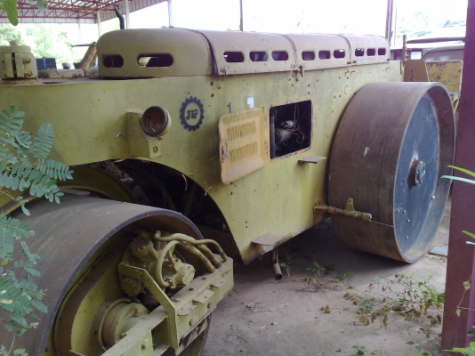 ขายรถบด 3 ล้อเหล็กSAKAI KD 15 สภาพพร้อมใช้