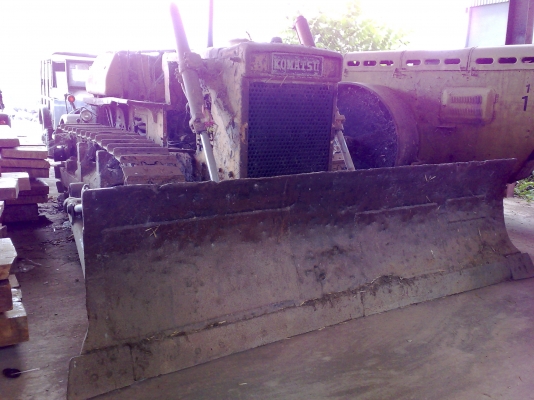 ขายรถแทรคเตอร์ KOMATSU D 60 A มีลิปเป้อตีนไก่สภาพใช้งานใด้