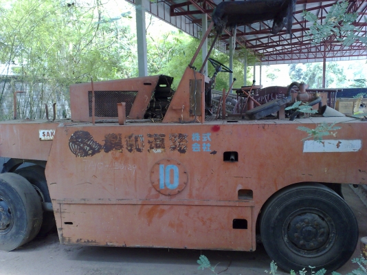 ขายรถบดล้อยาง 9 ล้อ SAKAI 14 ตันสวยพร้อมใช้