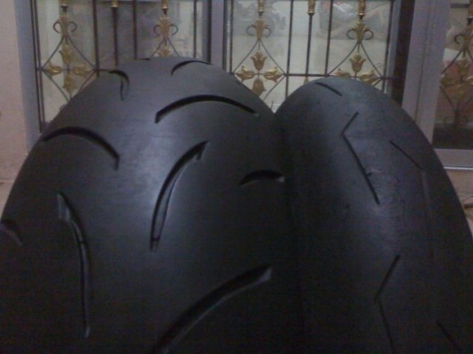 ยางรถจักรยานยนต์190 50 17เเละ120 70 17อย่างล่ะเส้น