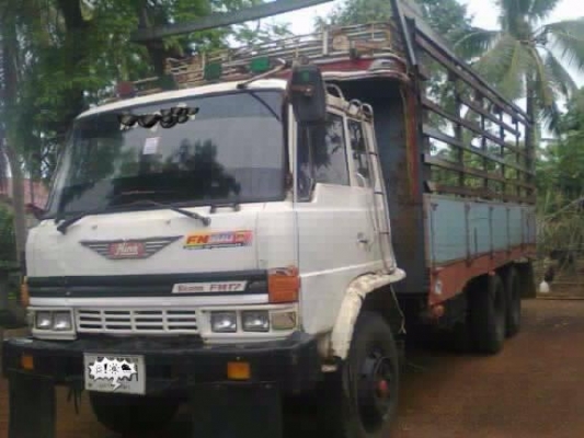 HINO F17 - 168 HP EH700 สิบล้อ 2 เพลา กระบะไม้คอกสูงมีโรลบาร์อ้อยให้ด้วยครับ พร้อมกระบอกดั๊มพ์ 12 ตันสภาพดีพร้อมใช้งาน เครื่องแห้งเดิมๆภายในเก๋งสวยครบ แอร์ พวงมาลัยเพาเวอร์ เบรคทริ๊ปฟี้ ช่วงล่างคัชซีใหญ่สวยไม่มีบวม ยางสภาพดี 10 เส้นประมาณ 70\% พร้อมบรรทุกพ