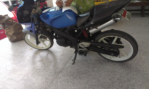 ขาย  NSR 150 ทำตูดมดแล้ว ทะเบียนเต็ม ไม่มีชุดโอน 7500 บาท