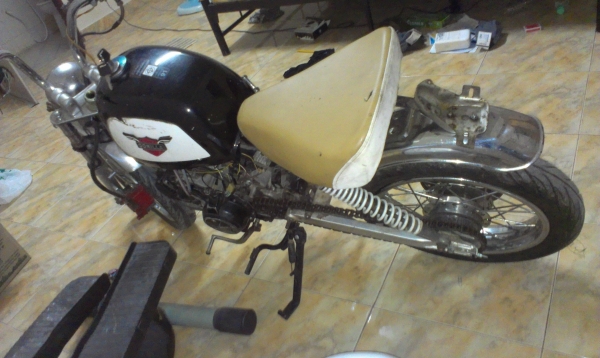 ขาย   กอลิล่า  เครื่่อง kawasaki cheer 125  เครื่องมีเล่ม  11500   บาท หรือแลก อะไรก็ได้ครับ