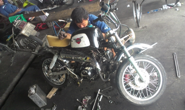 ขาย   กอลิล่า  เครื่่อง kawasaki cheer 125  เครื่องมีเล่ม  11500   บาท หรือแลก อะไรก็ได้ครับ