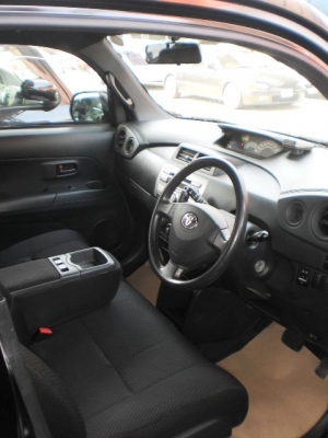 TOYOTA bB 1.5 ปี 2012