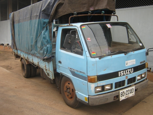ISUZU NKR110 4BE1 ห้างแท้หูช้างครบปี32 เกียร์ยาวยกหัวได้ รถสภาพเดิมบาง