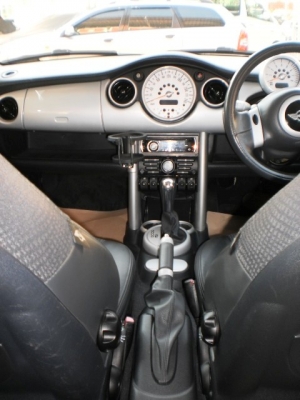 MINI COOPER 1.6 AT MINI COOPER 1.6 AT