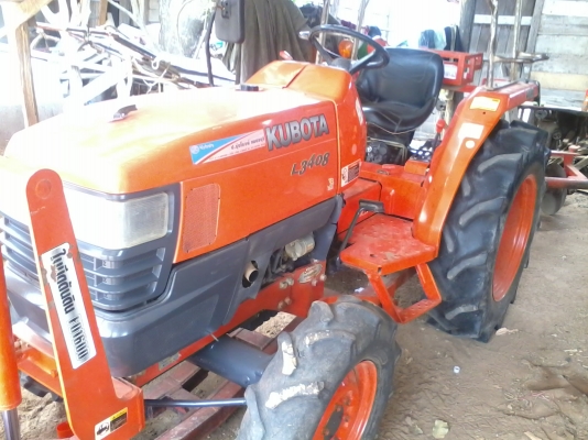 ขายรถไถคูโบต้า L3408 4WD 2 เพลา 34 เเรง ใบมีดดันดินและผาล5สภาพพร้อมใช้งาน ขายรถไถคูโบต้า L3408 4WD 2 เพลา 34 เเรง ใบมีดดันดินและผาล5สภาพพร้อมใช้งาน