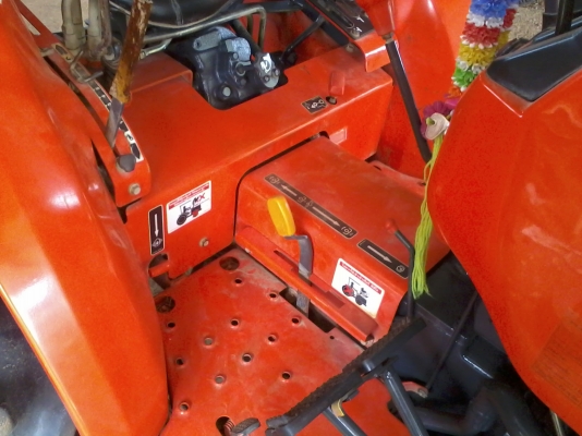 ขายรถไถคูโบต้า L3408 4WD 2 เพลา 34 เเรง ใบมีดดันดินและผาล5สภาพพร้อมใช้งาน ขายรถไถคูโบต้า L3408 4WD 2 เพลา 34 เเรง ใบมีดดันดินและผาล5สภาพพร้อมใช้งาน