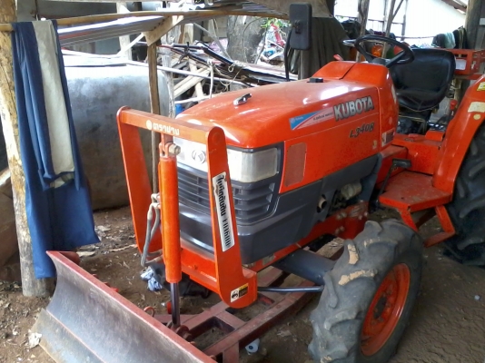 ขายรถไถคูโบต้า L3408 4WD 2 เพลา 34 เเรง ใบมีดดันดินและผาล5สภาพพร้อมใช้งาน ขายรถไถคูโบต้า L3408 4WD 2 เพลา 34 เเรง ใบมีดดันดินและผาล5สภาพพร้อมใช้งาน