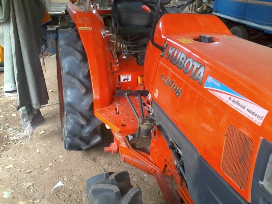 ขายรถไถคูโบต้า L3408 4WD 2 เพลา 34 เเรง ใบมีดดันดินและผาล5สภาพพร้อมใช้งาน ขายรถไถคูโบต้า L3408 4WD 2 เพลา 34 เเรง ใบมีดดันดินและผาล5สภาพพร้อมใช้งาน