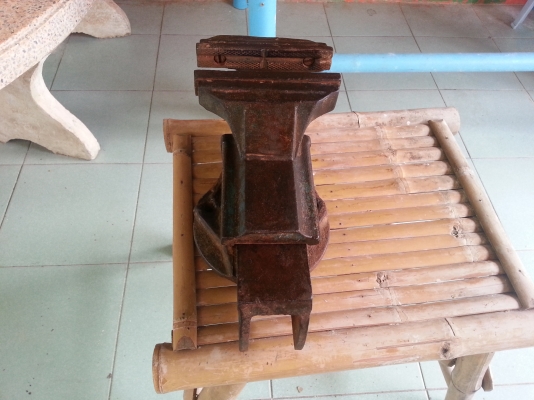 ขายปากกาจับเหล็กรุ่นเก่าๆทนๆๆขนากปากยาว150มิลลิเมตร(6นิ้ว)ตัวใหญ่ ขายปากกาจับเหล็กรุ่นเก่าๆทนๆๆขนากปากยาว150มิลลิเมตร(6นิ้ว)ตัวใหญ่