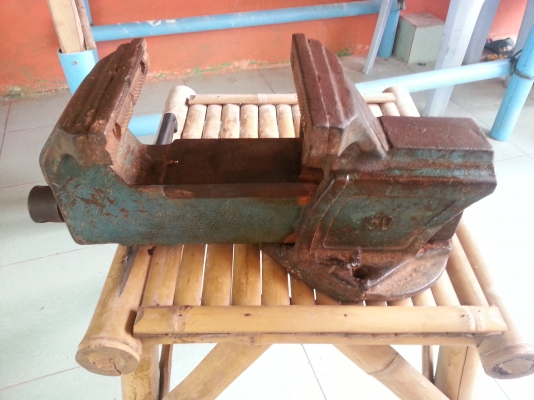 ขายปากกาจับเหล็กรุ่นเก่าๆทนๆๆขนากปากยาว150มิลลิเมตร(6นิ้ว)ตัวใหญ่ ขายปากกาจับเหล็กรุ่นเก่าๆทนๆๆขนากปากยาว150มิลลิเมตร(6นิ้ว)ตัวใหญ่