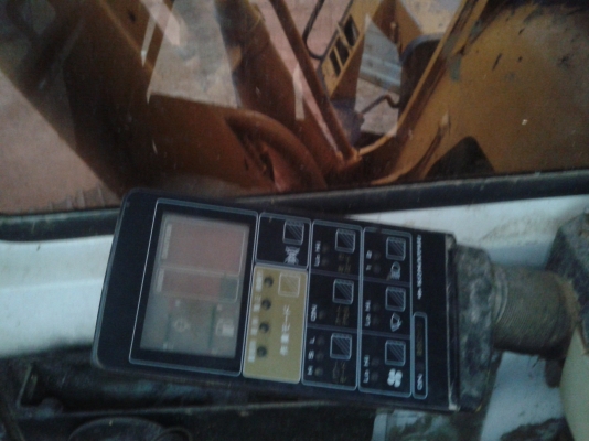 ขาย KOMATSU PC 200-5 เล่มทะเบียน ไฟฟ้า กล่อง แอร์ ครบ คอลโทรลสั้น