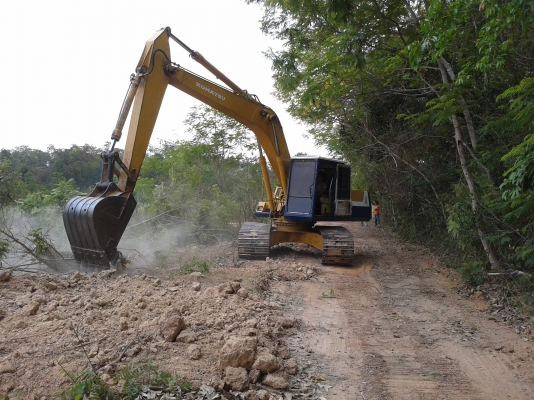 ขาย KOMATSU PC 200-5 เล่มทะเบียน ไฟฟ้า กล่อง แอร์ ครบ คอลโทรลสั้น