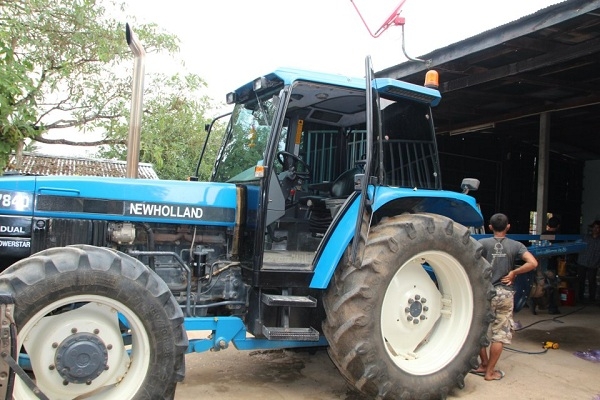 ยกเลิกการขาย รถไถฟอร์ด7840 NEW HOLLAND
