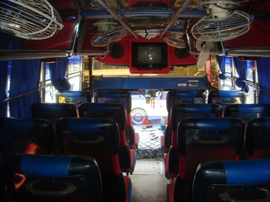 Bus เครื่องนิสสัน