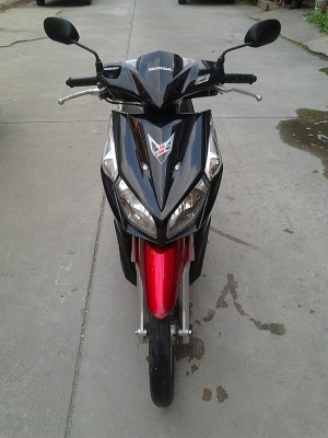 ขายด่วน! Click i ปี 53(ปลายปีเดือนธันวา) 27,000 สี ดำ-แดง สวยมาก ลดได้ด่วน