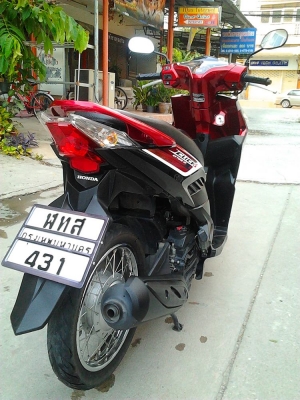 ขายด่วน! Click i ปี 53(ปลายปีเดือนธันวา) 27,000 สี ดำ-แดง สวยมาก ลดได้ด่วน