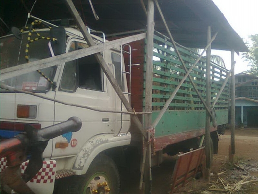 ขาย6ล้อใหญ่เครื่อง165 Isuzu ยาว6.5เมตร