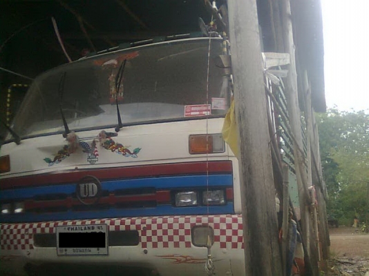 ขาย6ล้อใหญ่เครื่อง165 Isuzu ยาว6.5เมตร