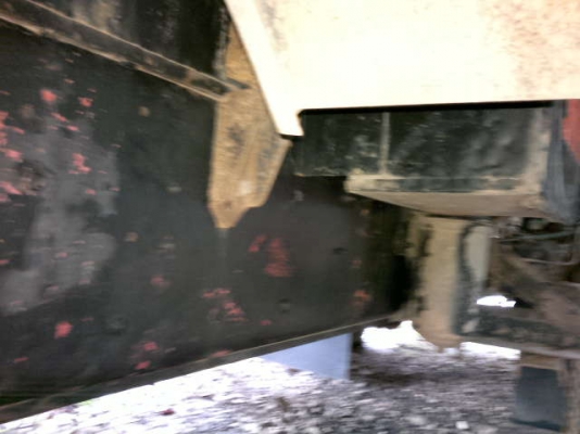 รถอิซูซุ 10 ล้อดั๊ม 240 แรงม้า ปี 36  ( ขาวทำฟ้า ) สนใจติต่อ 081 - 6079515