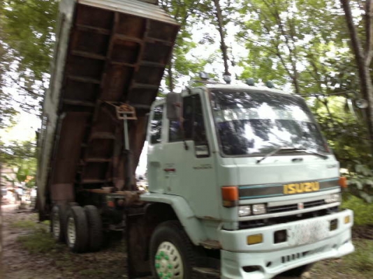 รถอิซูซุ 10 ล้อดั๊ม 240 แรงม้า ปี 36  ( ขาวทำฟ้า ) สนใจติต่อ 081 - 6079515