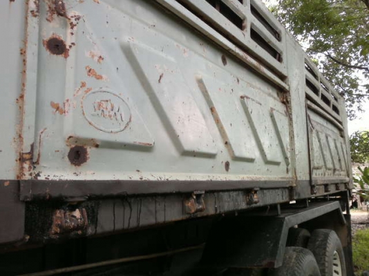 รถอิซูซุ 10 ล้อดั๊ม 240 แรงม้า ปี 36  ( ขาวทำฟ้า ) สนใจติต่อ 081 - 6079515