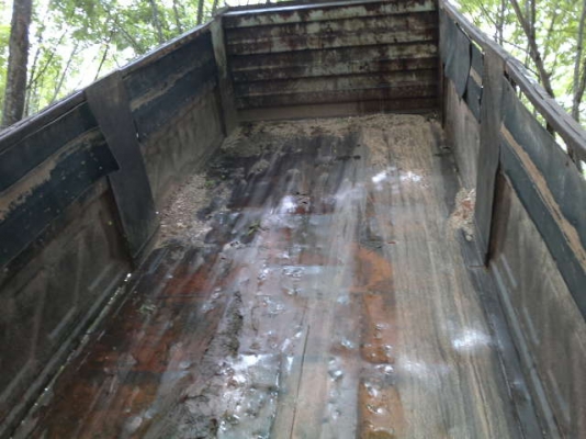 รถอิซูซุ 10 ล้อดั๊ม 240 แรงม้า ปี 36  ( ขาวทำฟ้า ) สนใจติต่อ 081 - 6079515