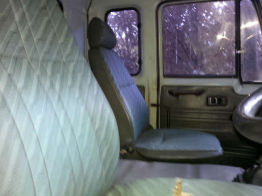 รถอิซูซุ 10 ล้อดั๊ม 240 แรงม้า ปี 36  ( ขาวทำฟ้า ) สนใจติต่อ 081 - 6079515