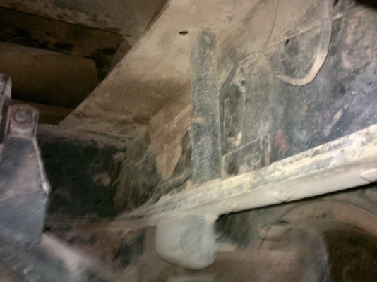 รถอิซูซุ 10 ล้อดั๊ม 240 แรงม้า ปี 36  ( ขาวทำฟ้า ) สนใจติต่อ 081 - 6079515