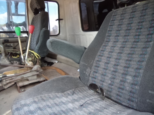 ขายรถ10ล้อ2เพลาฮีโน่FN215K  สภาพดีพร้อมใช้งานคับ