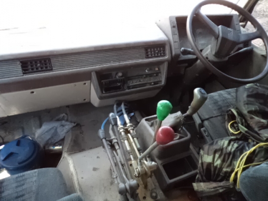 ขายรถ10ล้อ2เพลาฮีโน่FN215K  สภาพดีพร้อมใช้งานคับ