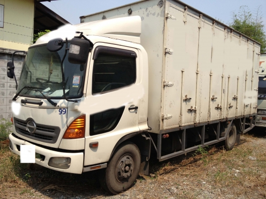 ขายรถหกล้อตู้สิบบาน Hino Mega ปี 50