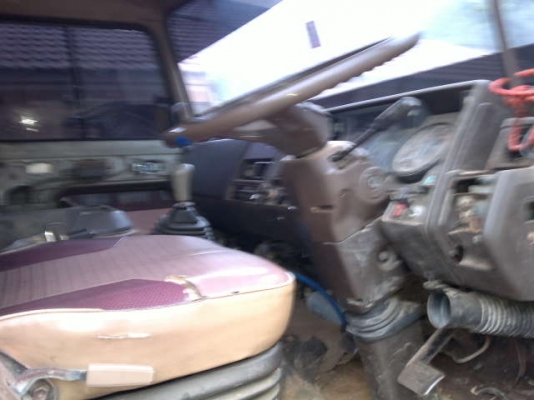 รถฮีโน่ 10 ล้อดั๊ม FM226   220 แรงม้า สนใจติดต่อ 081 - 6079515