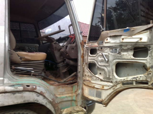 รถฮีโน่ 10 ล้อดั๊ม FM226   220 แรงม้า สนใจติดต่อ 081 - 6079515