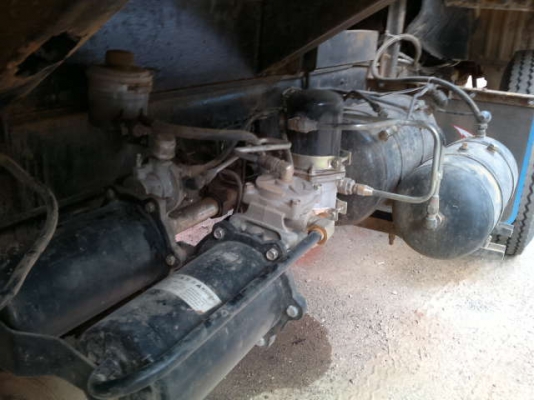 รถฮีโน่ 10 ล้อดั๊ม FM226   220 แรงม้า สนใจติดต่อ 081 - 6079515