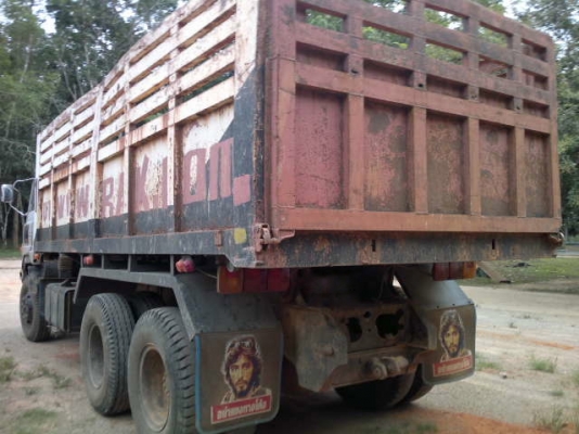 รถฮีโน่ 10 ล้อดั๊ม FM226   220 แรงม้า สนใจติดต่อ 081 - 6079515