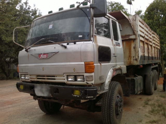 รถฮีโน่ 10 ล้อดั๊ม FM226   220 แรงม้า สนใจติดต่อ 081 - 6079515
