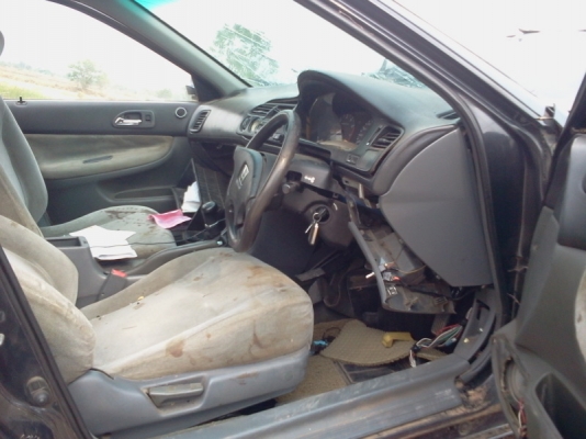 ขายซาก Honda แอคคอท ปี94 ชนหน้ามา ไม่มีทะเบียนะคับเอาไปอะไหล่กัน ขายซาก Honda แอคคอท ปี94 ชนหน้ามา ไม่มีทะเบียนะคับเอาไปอะไหล่กัน