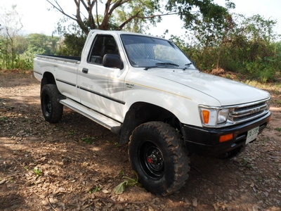 ขายรถ 4x4 คานแข็ง พร้อมใช้งาน ภาคเหนือ 330.000 ขายรถ 4x4 คานแข็ง พร้อมใช้งาน ภาคเหนือ 330.000