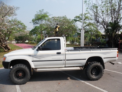 ขายรถ 4x4 คานแข็ง พร้อมใช้งาน ภาคเหนือ 330.000 ขายรถ 4x4 คานแข็ง พร้อมใช้งาน ภาคเหนือ 330.000