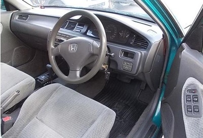 HONDA CIVIC โฉมเตารีด 4 ประตู 1.5 VTi-E